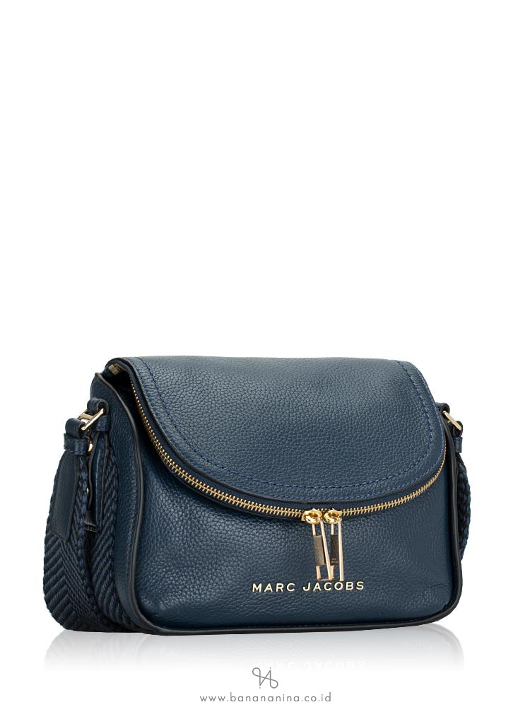 Marc Jacob Groove Mini Messenger Crossbody Bag in Blue sea color, Women's  Fashion, Bags & Wallets, Cross-body Bags on Carousell