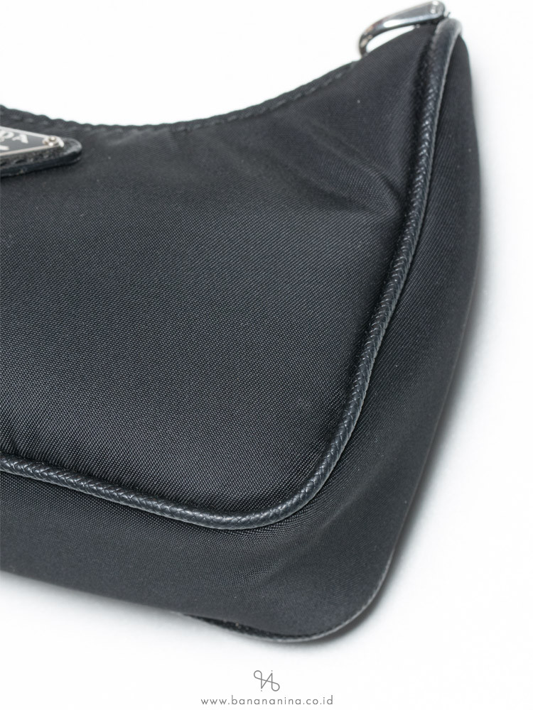 Prada 1TT122 Tessuto Nylon Re-Edition 2000 Mini Shoulder Bag Nero