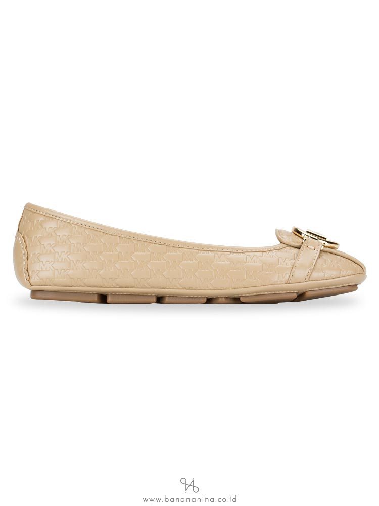 Mk embossed fulton clearance moc flat