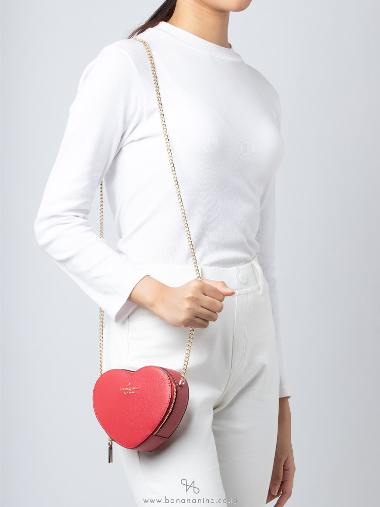 Kate Spade Mini Heart Bag / What Fits? 