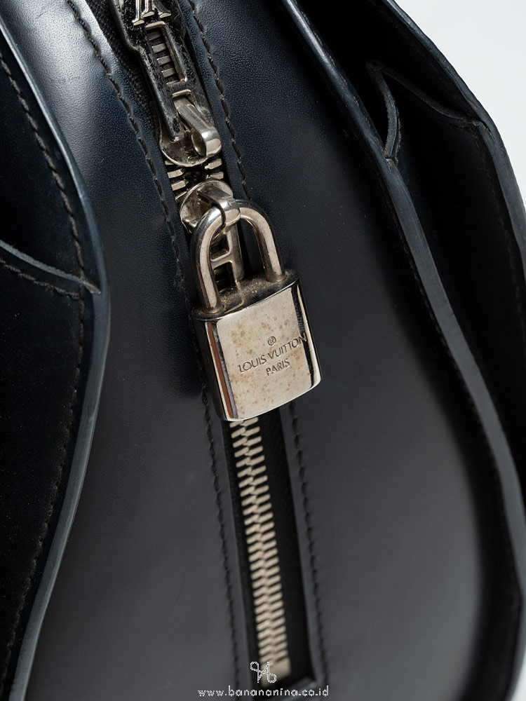 LOUIS VUITTON Authentic Women's Pont Neuf GM Hand Bag Epi Noir Leather  M59042