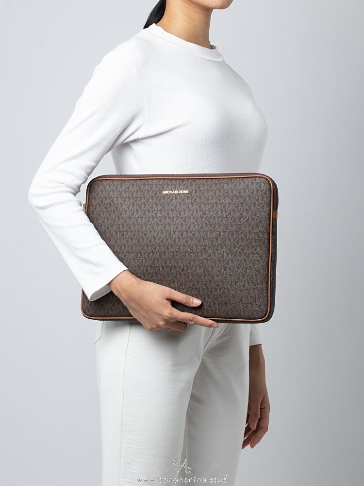 Michael kors jet set laptop outlet tote