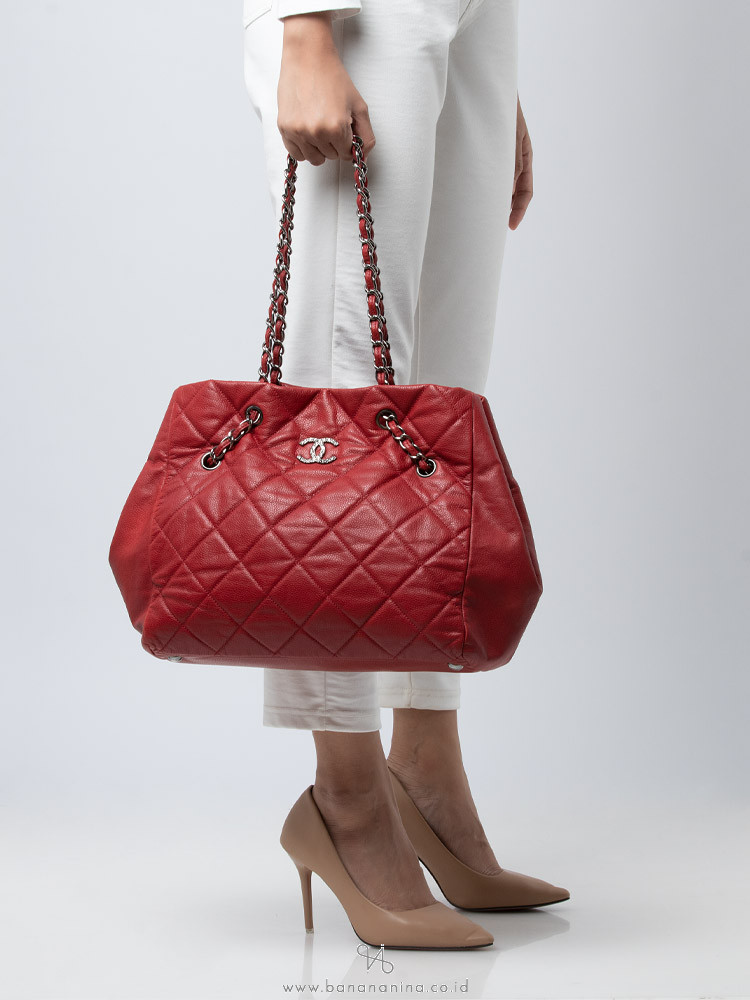 Chanel Soft Caviar Large Cells Tote Red