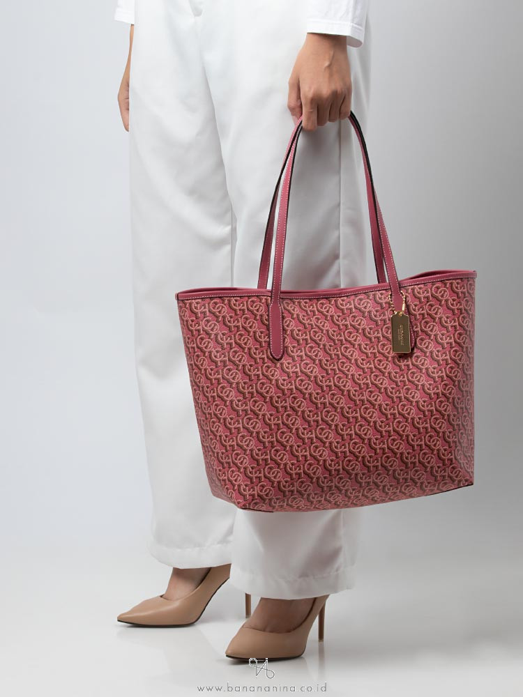 coach tote monogram Cinosural International School