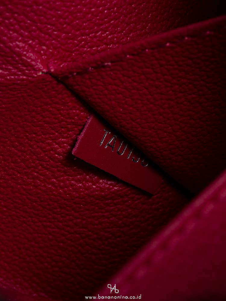 Louis Vuitton Fuchsia Epi Leather Cosmetic Pouch Demi Ronde ref.318985 -  Joli Closet