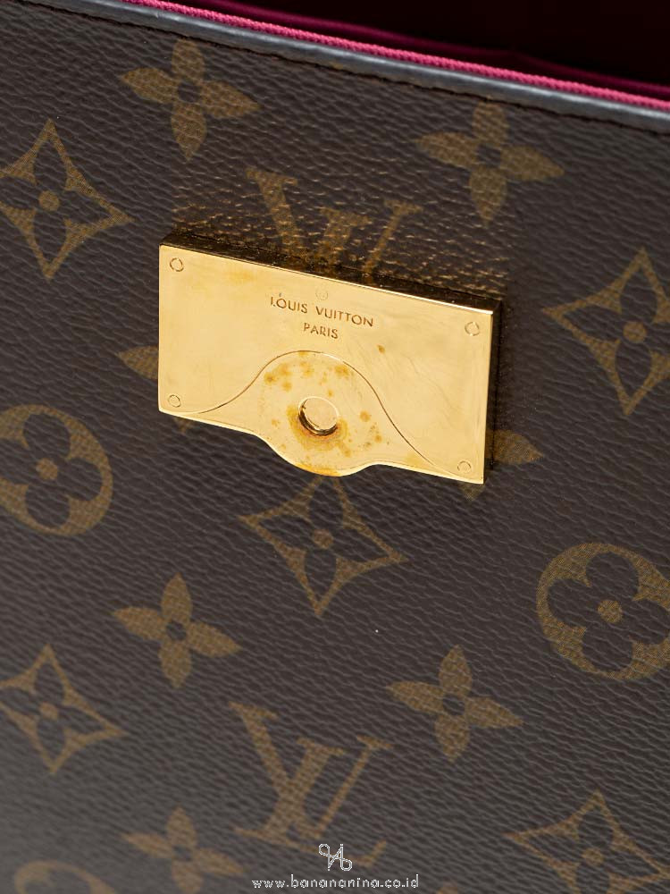 Louis Vuitton Monogram Canvas Document Holder
