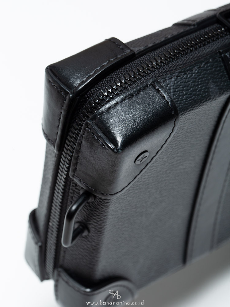 Louis Vuitton Soft Trunk Wallet Shoulder Bag M69838 Monogram Eclipse  Leather Bla
