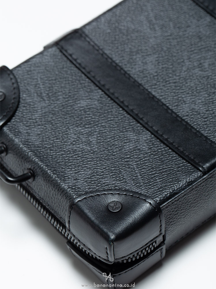 Shop Louis Vuitton MONOGRAM 2022-23FW Trunk wallet (M69838) by Chaos3