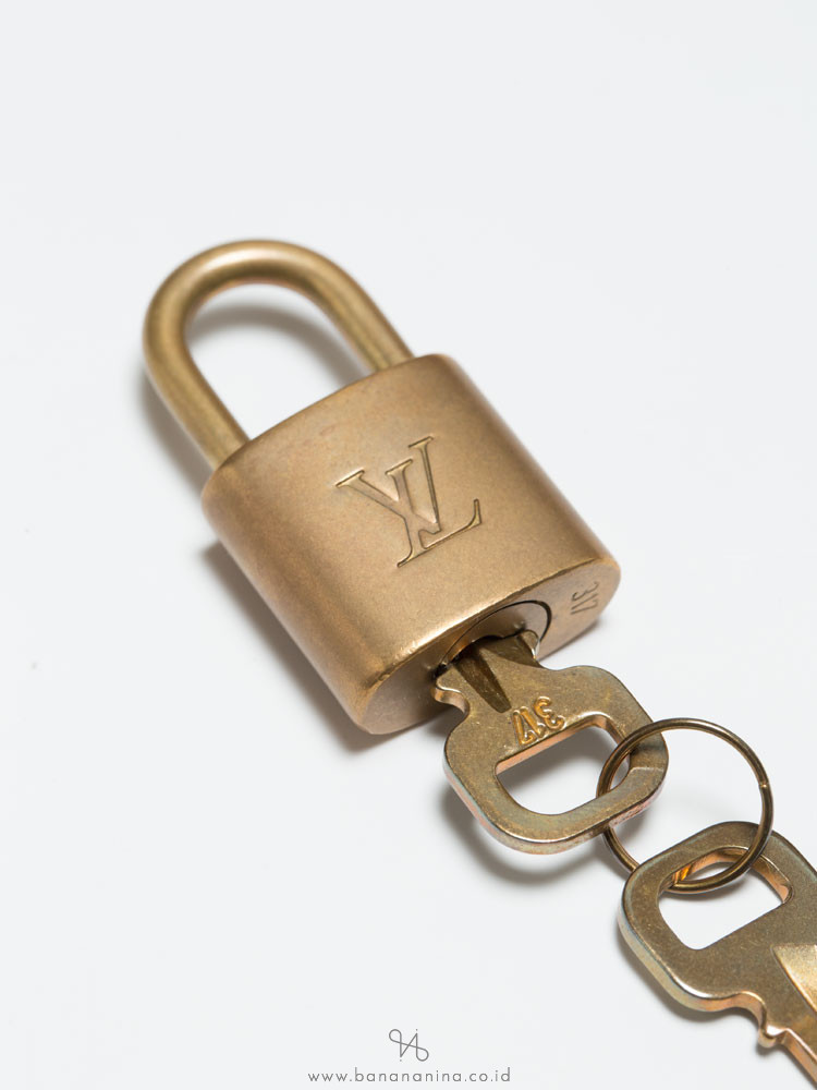 Louis Vuitton Padlock Gold Tone Number 315