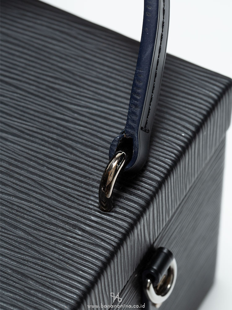 Louis Vuitton Black Epi Noir Business Card Holder Case 5LK1212 –  Bagriculture