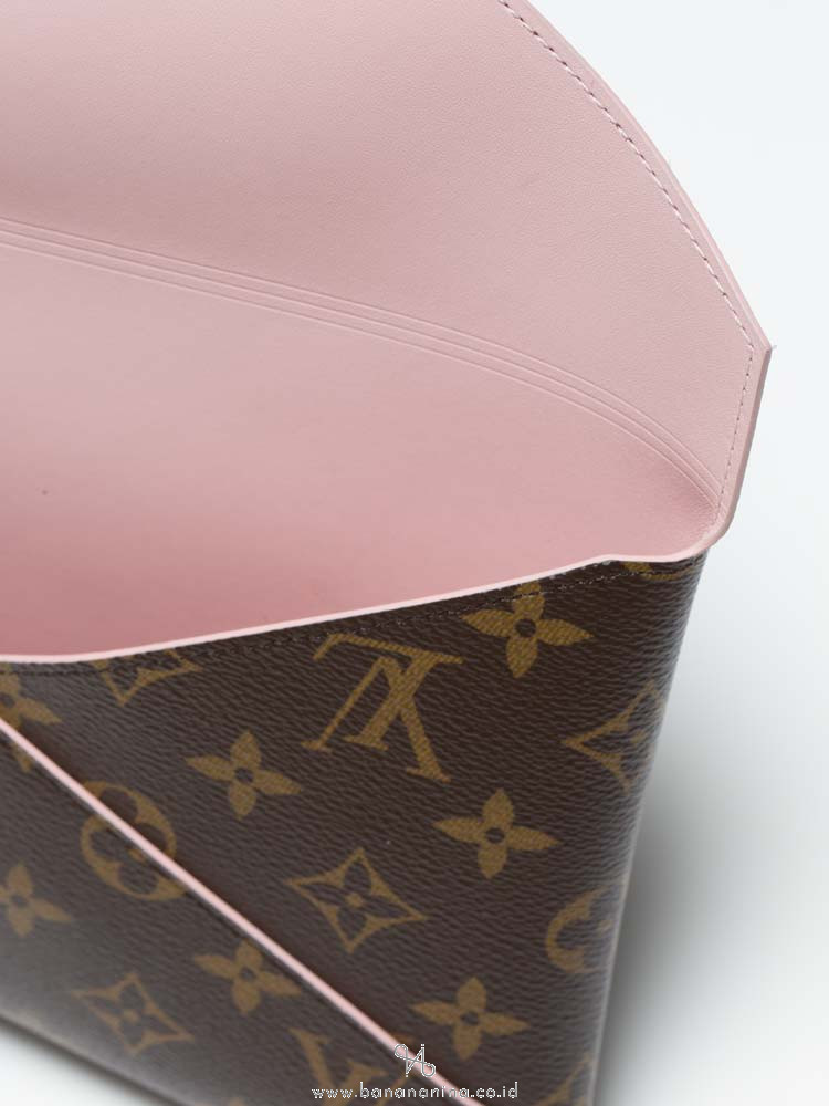 Louis Vuitton Monogram Canvas Rose Ballerine Kirigami Pochette - Yoogi's  Closet