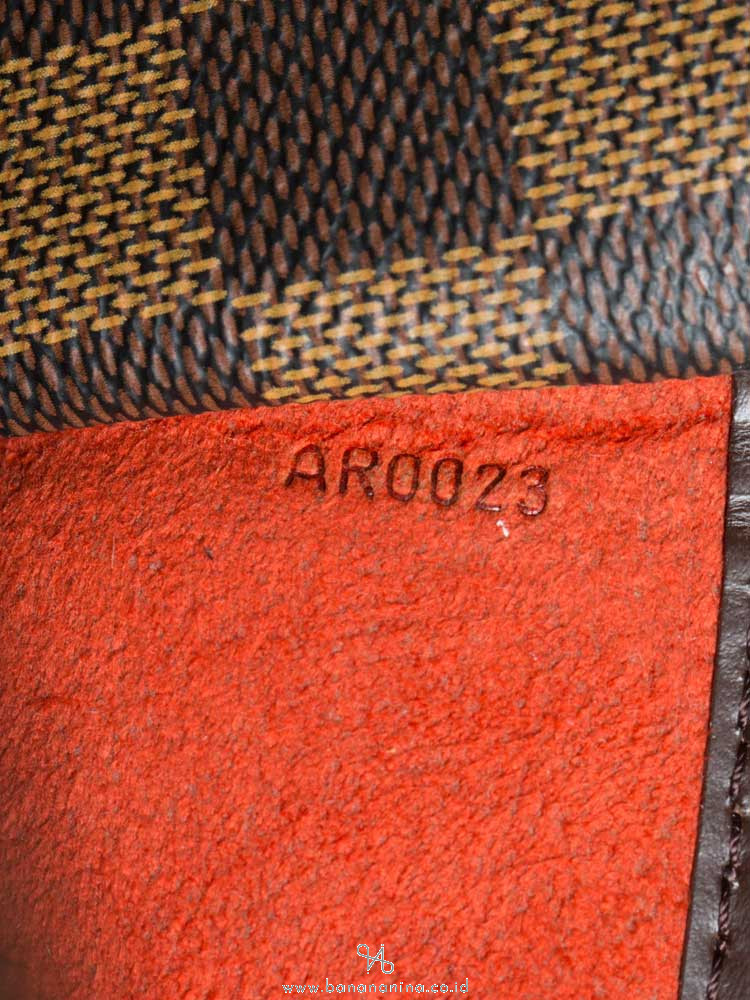 Louis Vuitton 2005 Damier Ebene Sarria Horizontal Bag · INTO