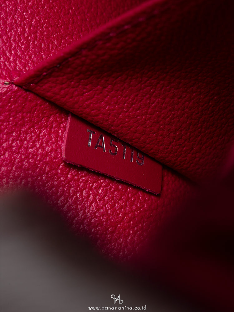 Louis Vuitton Fuchsia EPI Leather Toiletry 26 Cosmetic Pouch 21lu810s