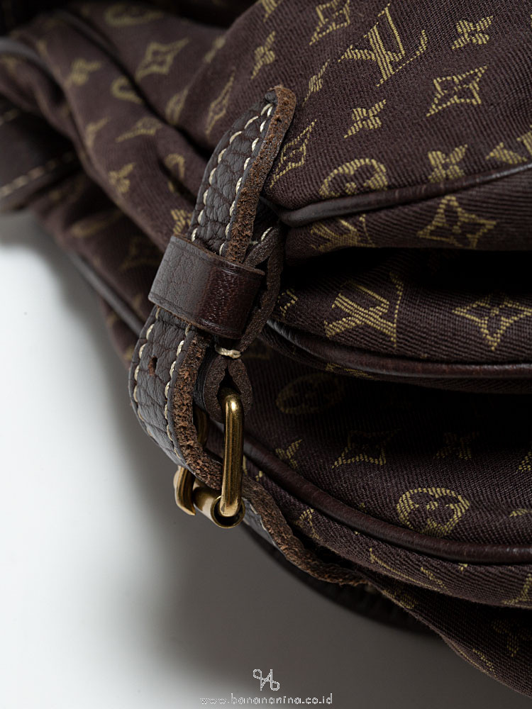 Louis-Vuitton-Monogram-Mini-Lin-Saumur-30-Shoulder-Bag-Ebene