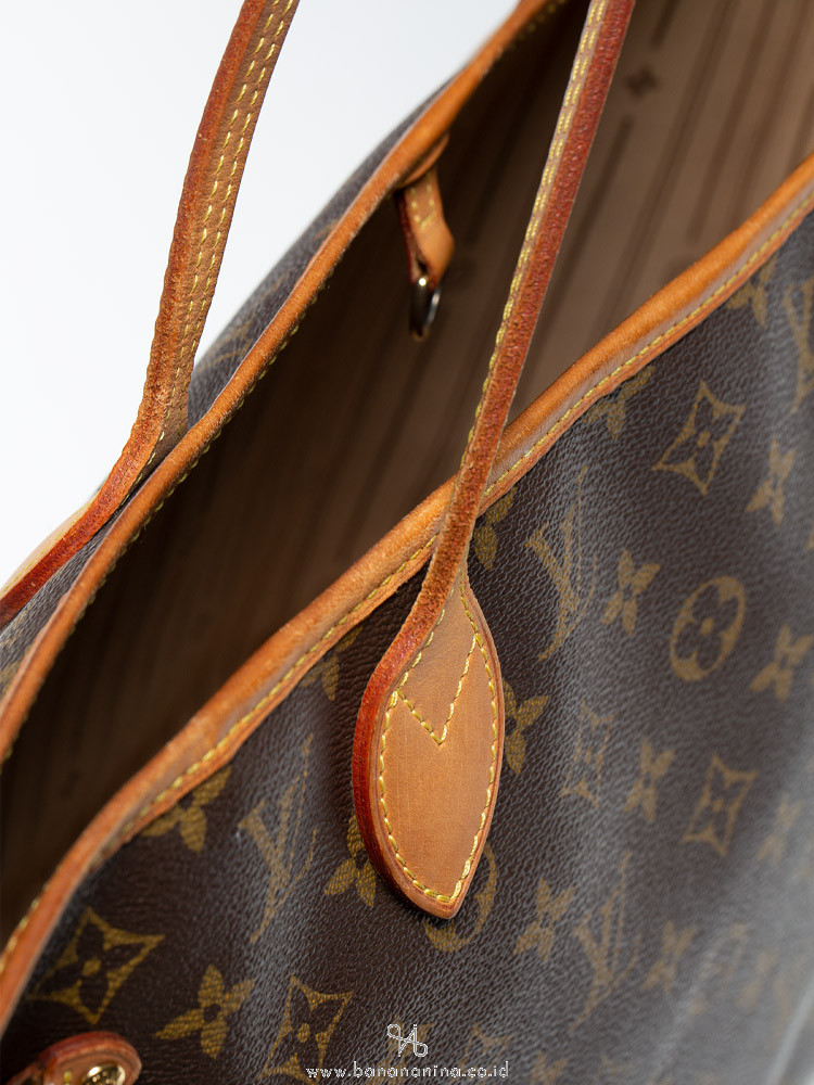 AUTHENTIC Louis Vuitton Neverfull GM Tote (Small Defect on One