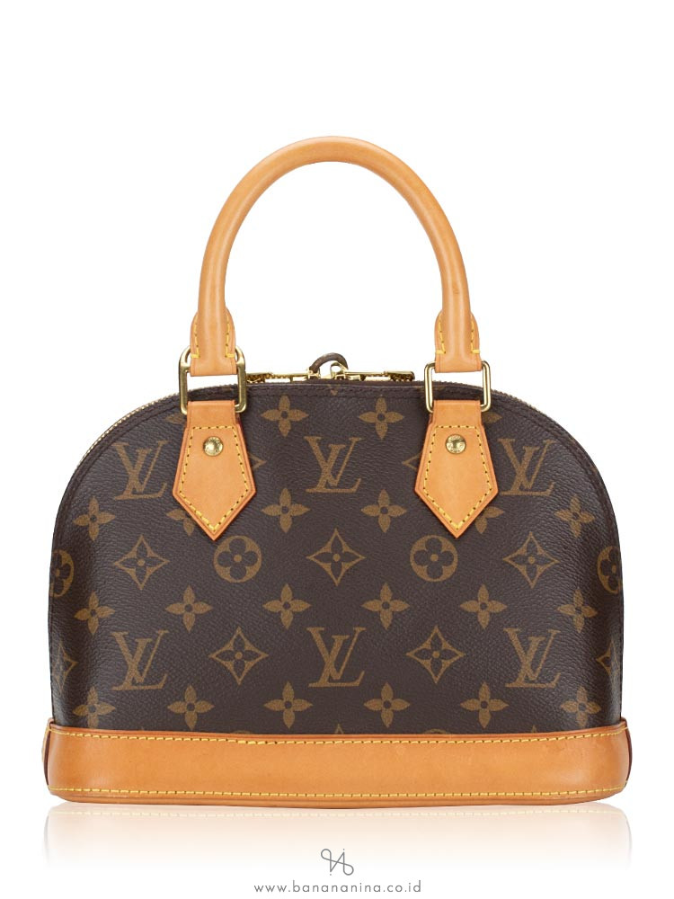 Tried a few bags in LV last week and went home with the Alma BB