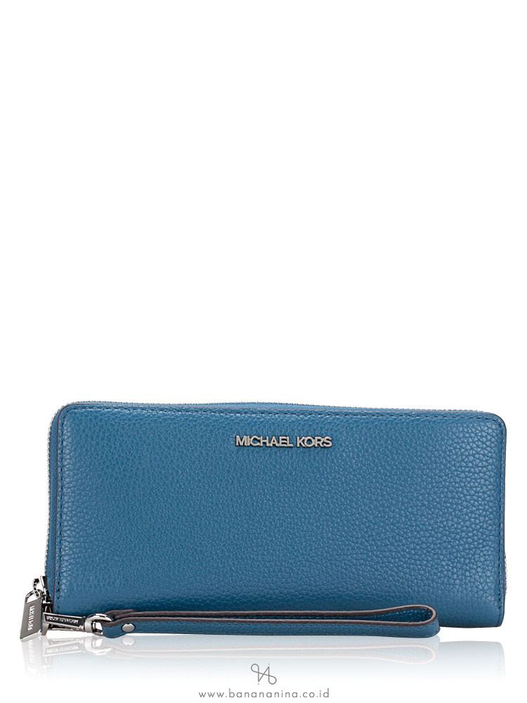 Jet set travel leather continental wristlet top