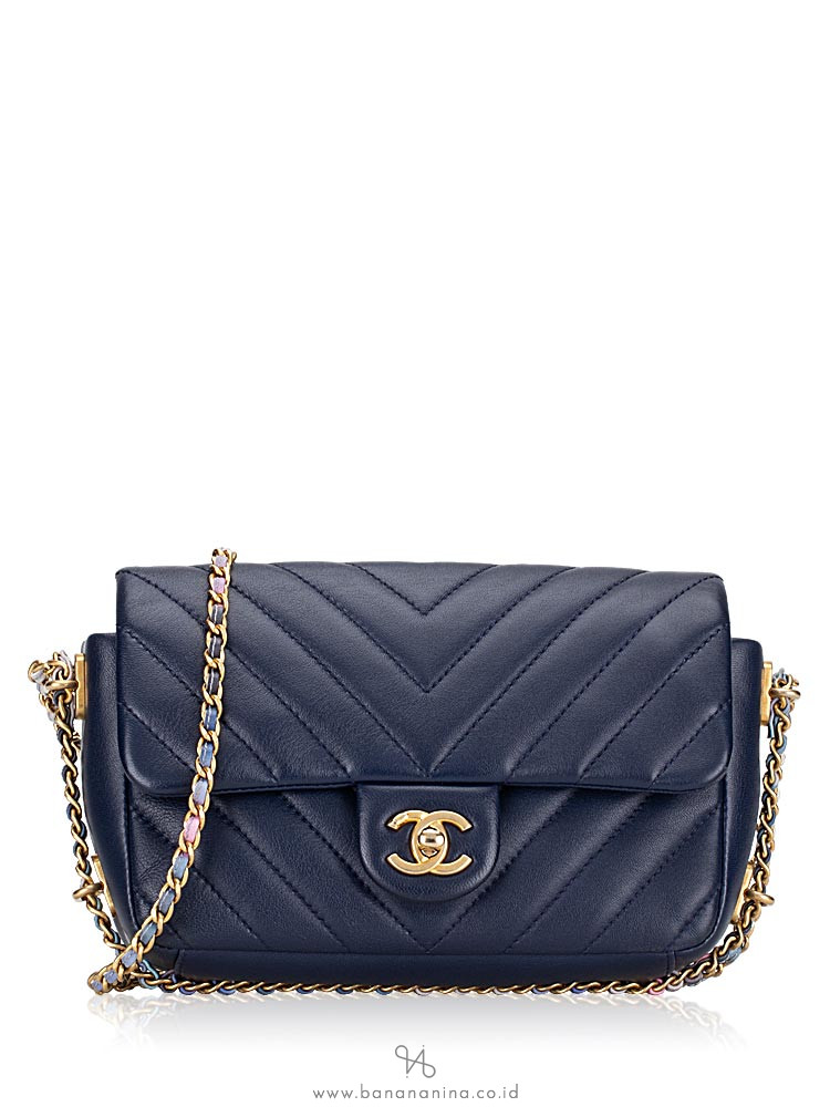 chanel chevron quilted flap bag