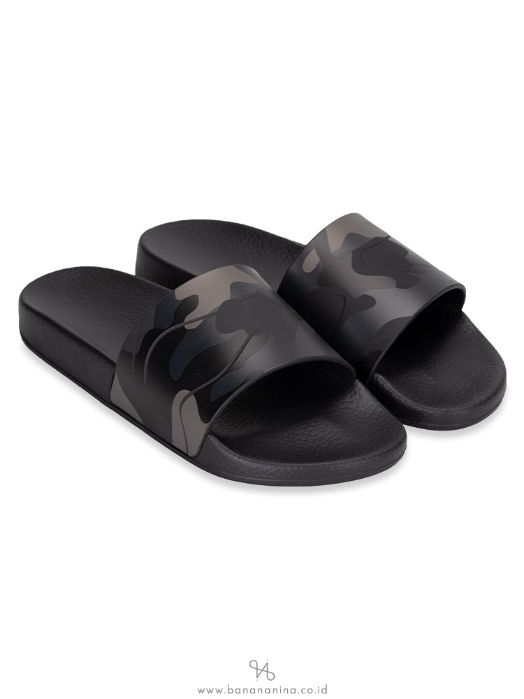 camouflage slide sandals