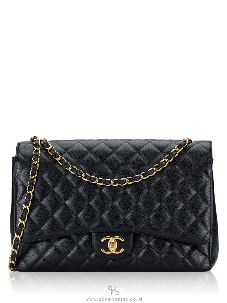 Classic handbag Lambskin  goldtone metal black  Fashion  CHANEL  Chanel  handbags classic Chanel bag classic Classic handbags