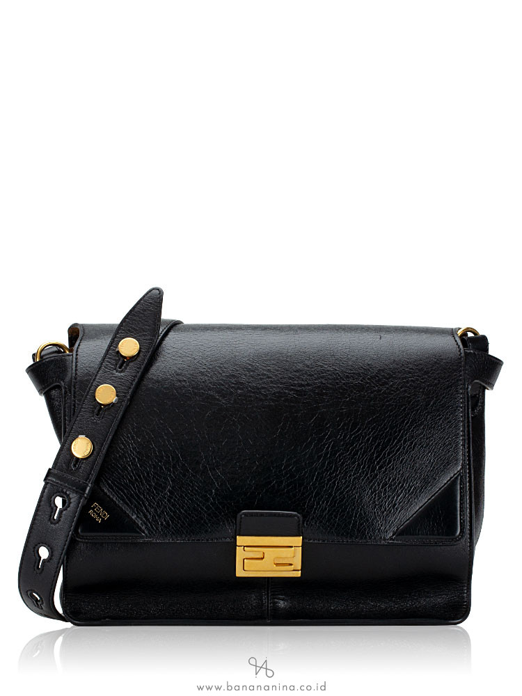 Fendi Black Nylon Baguette Shoulder Bag ○ Labellov ○ Buy and Sell Authentic  Luxury