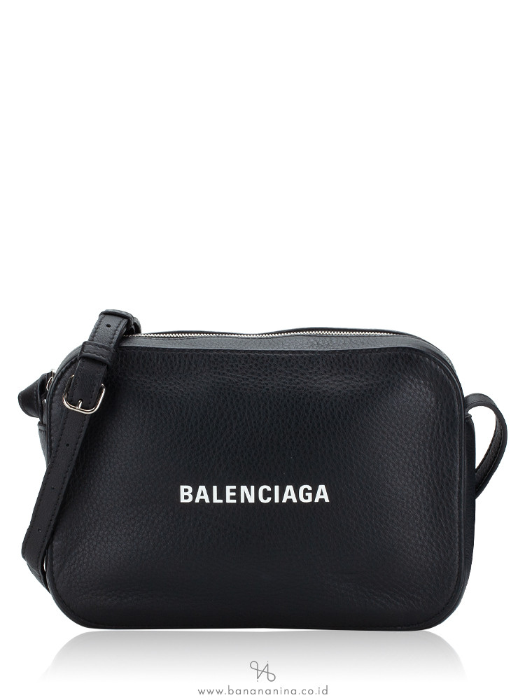 Balenciaga black hotsell camera bag