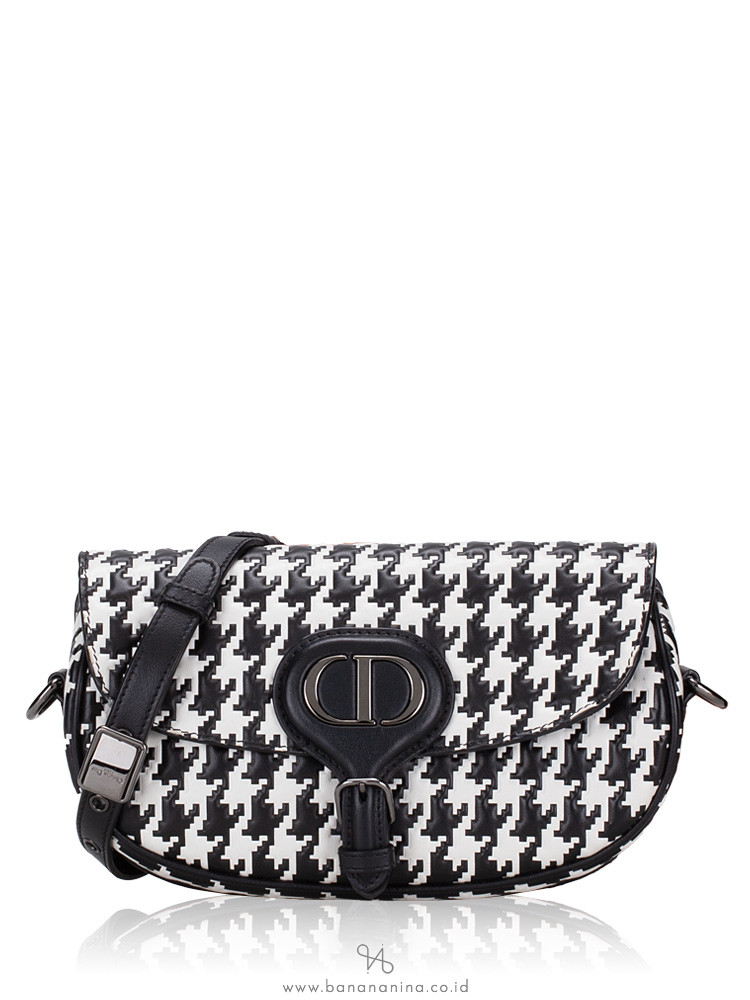 Black and white dior bag shop