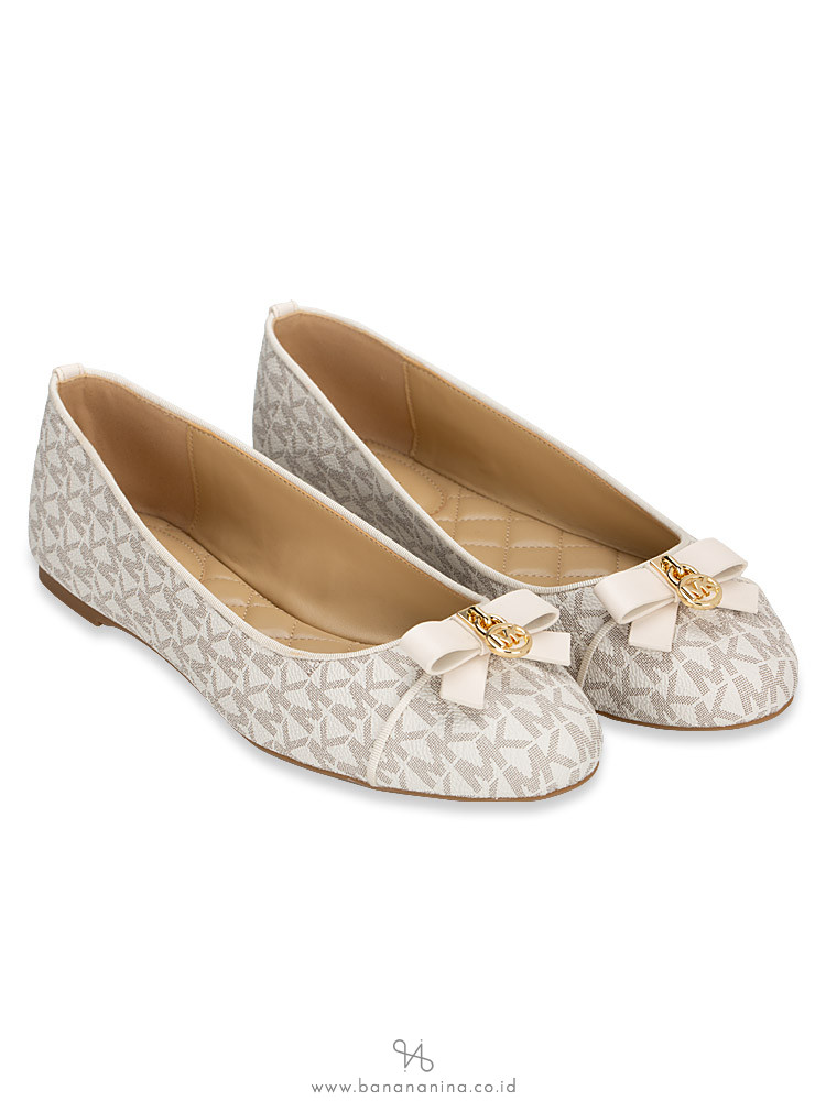 Michael Kors Signature Honey Ballet Flat Shoes Vanilla Sz 9