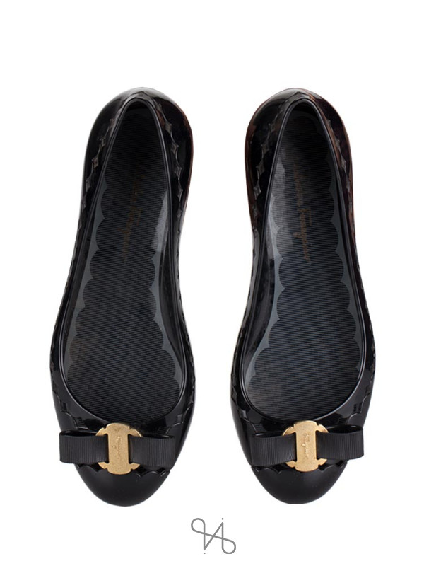 salvatore ferragamo vara bow jelly ballet flats