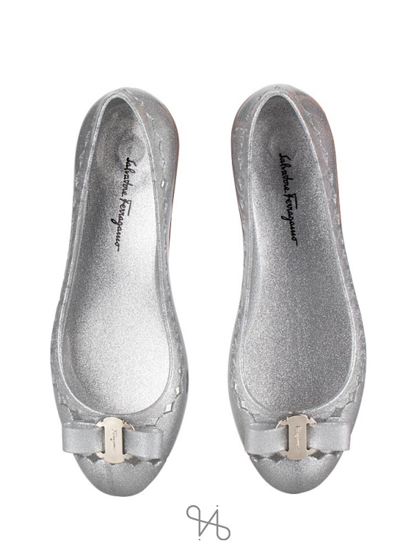 salvatore ferragamo vara bow jelly ballet flats